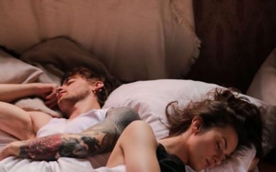 Wat is beter: Apart of samen slapen?