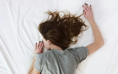 Is it better to sleep with or without a pillow?